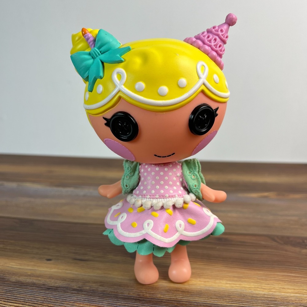Lalaloopsy Girls Cake Dunk 'N' Crumble Doll MGA 2014 Yellow Hair Birthday 7.5"